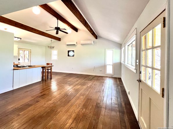 104 Cypress Pt, Pipe Creek, TX 78063