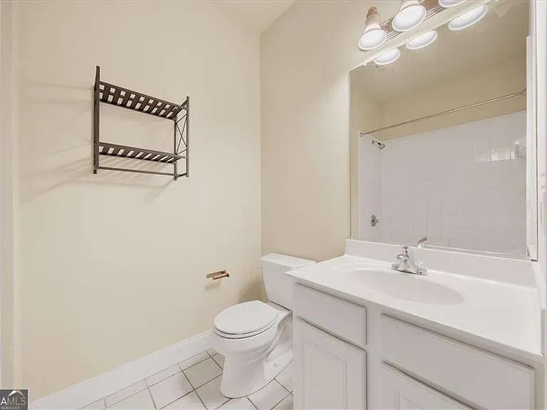 205 16th St NW #9 — Photo 9