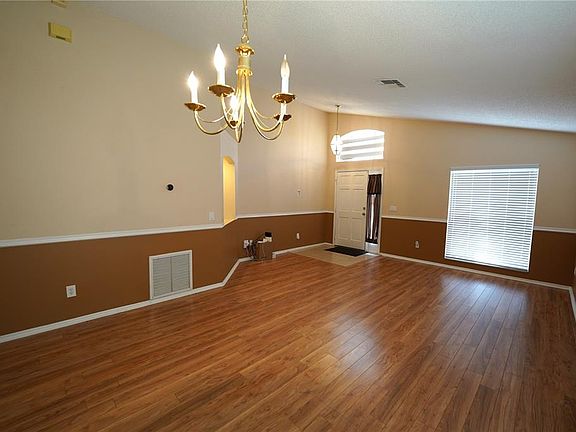 3rd image of 633 Cypress Tree Ct