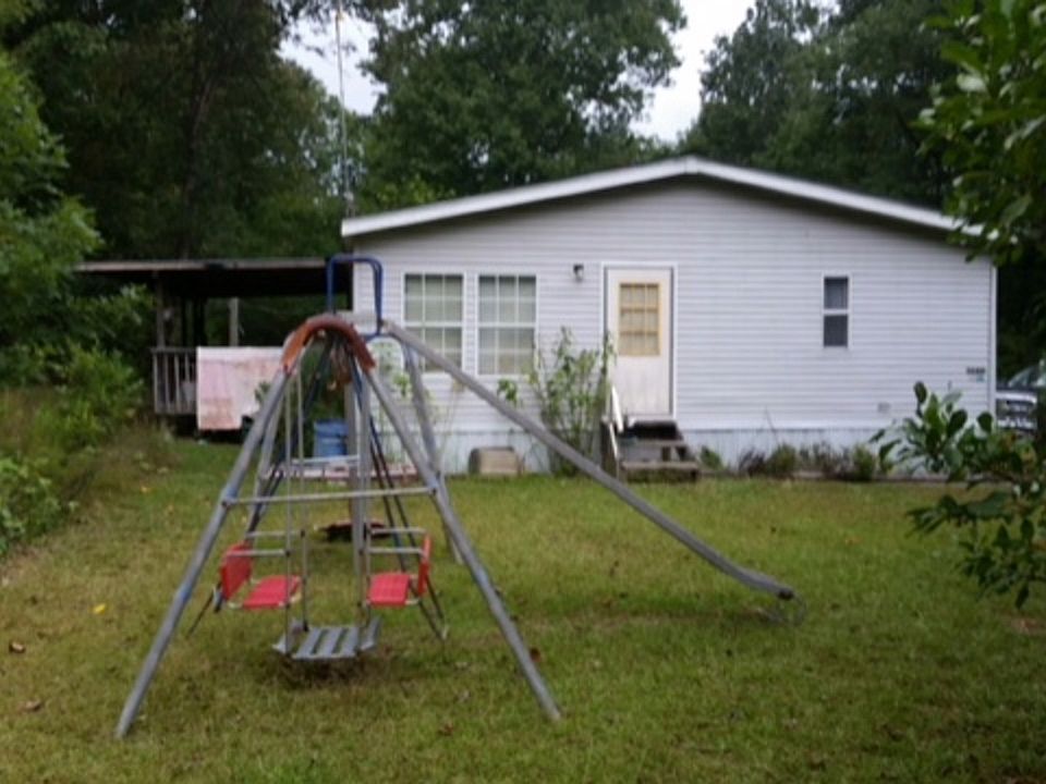 Yard and side entrance