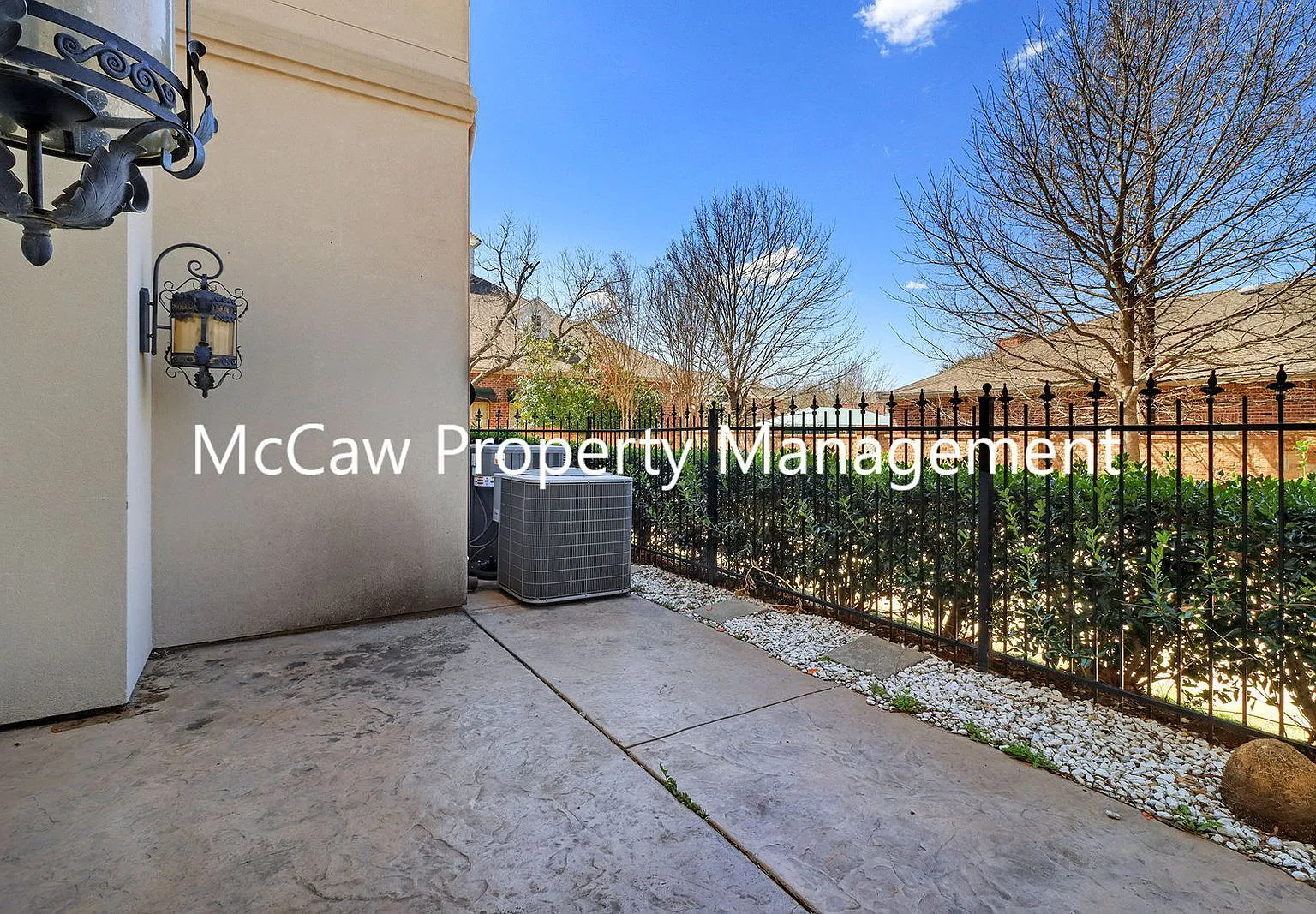 3 bed, 4.0 bath, 2042 sqft, $5,000 — Photo 2