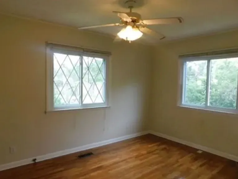 2704 Redbud St — Photo 8