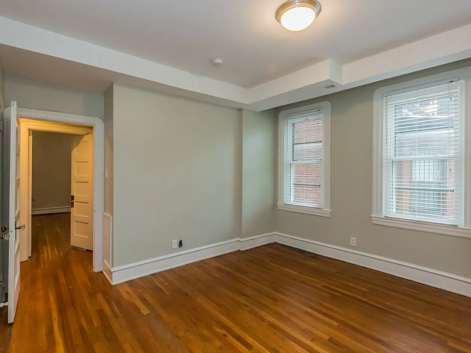 Stonehurst Apartments — Photo 4