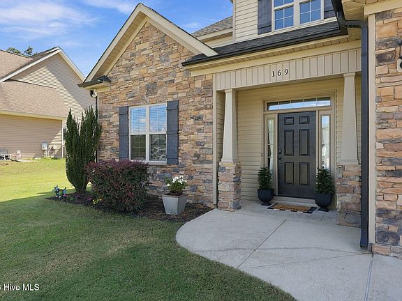 4th image of 169 Spring Flowers Drive