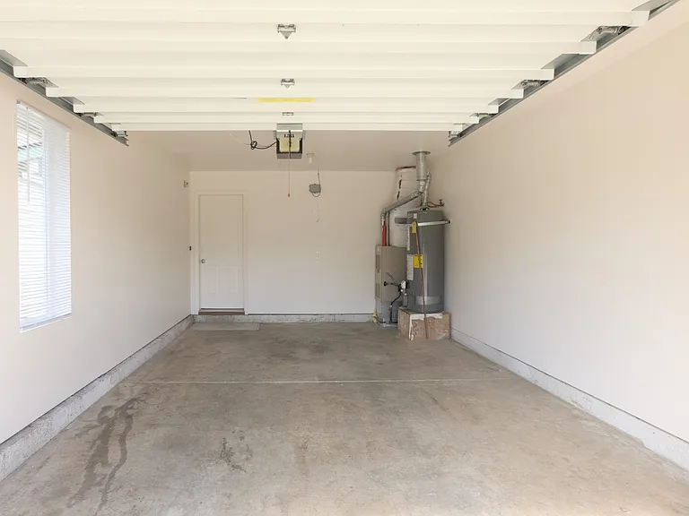 317 E Dodge St #1 — Photo 22