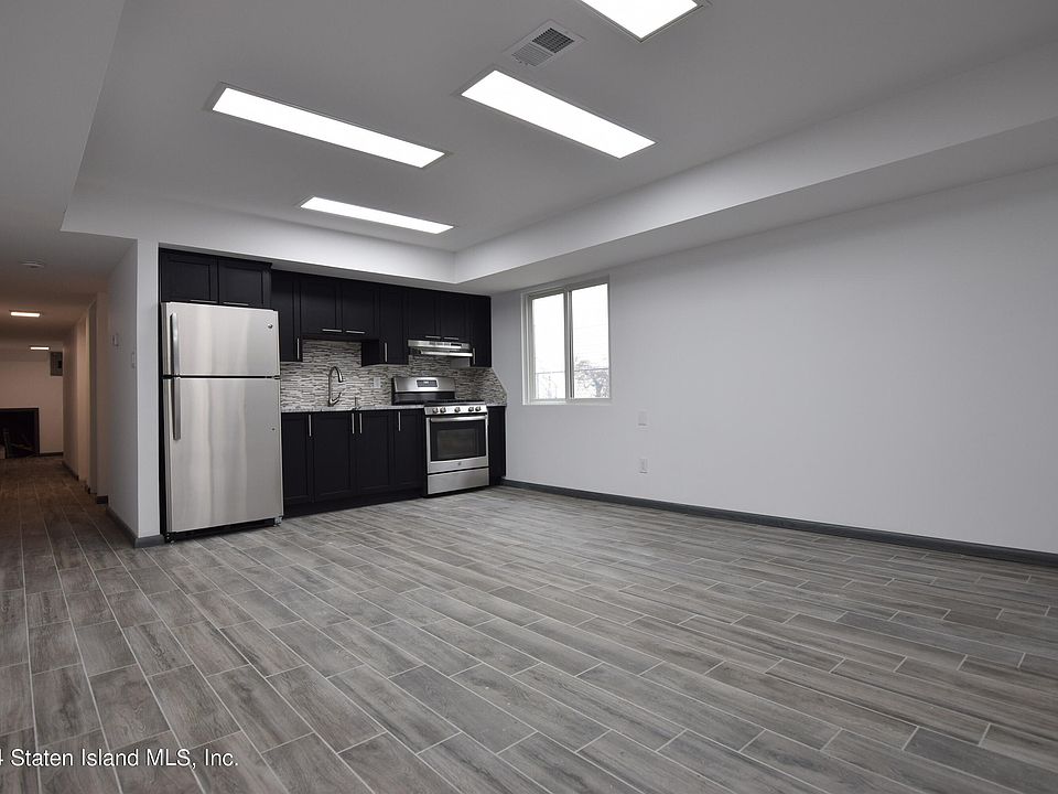 1st image of 106 Pelican Cir #B