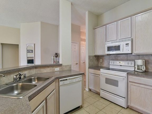 3rd image of 1718 Ryanfeld Dr