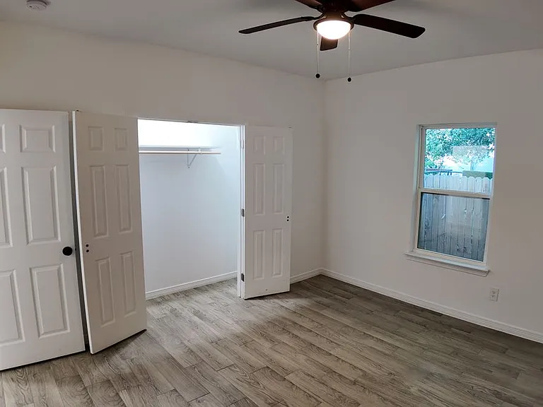 4709 Lee St — Photo 8