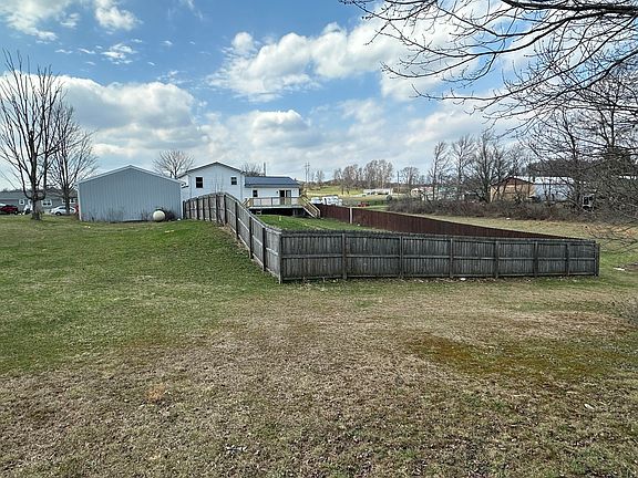 3rd image of 814 Yohe Rd