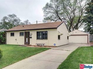 4005 Spring Cir, Omaha, NE 68105