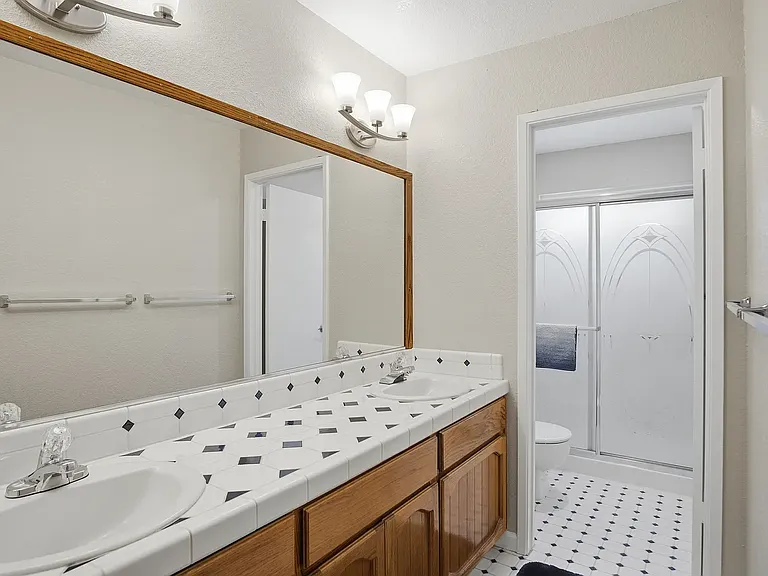 1905 Ursini Ln — Photo 16