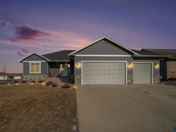 5700 E Meadow Oak Cir, Sioux Falls, SD 57110