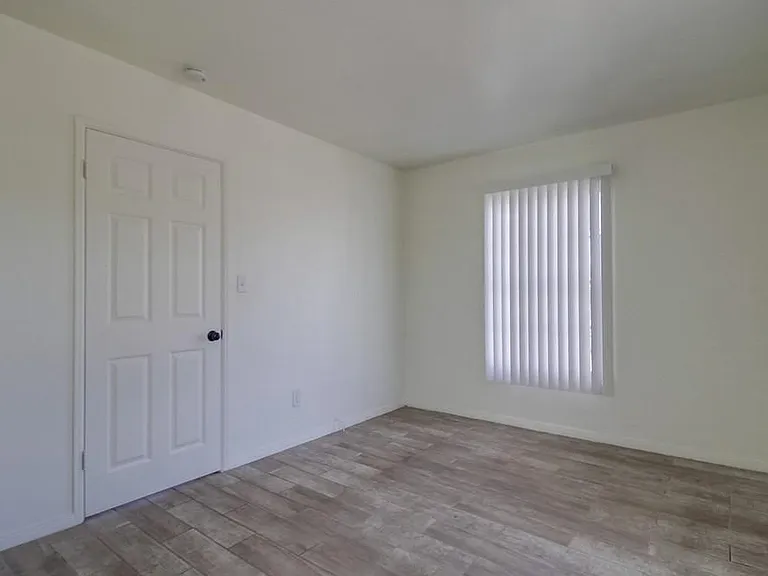 891 Elm Ave — Photo 15