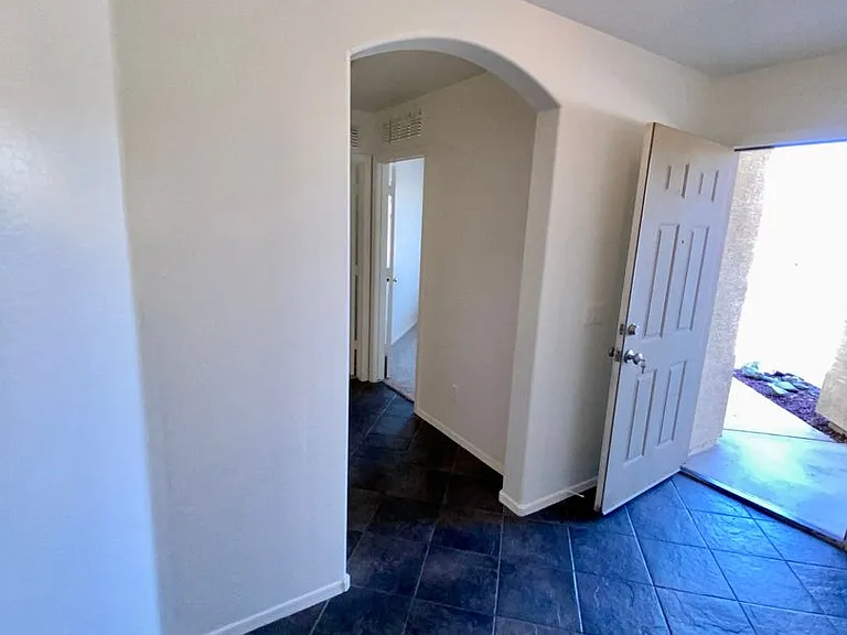 12537 W Redfield Rd — Photo 25