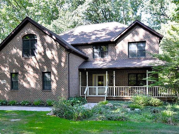 2nd image of 179 Ballantrae Dr