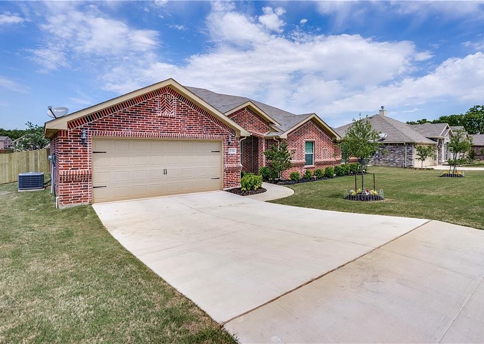 1st image of 3716 Cecelia Ln