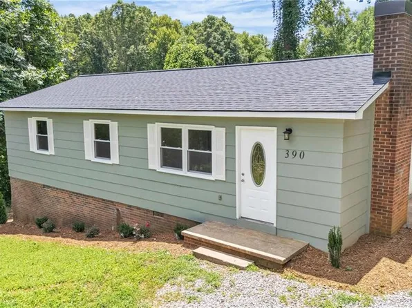 390 Hilltop Acres St, North Wilkesboro, NC 28659