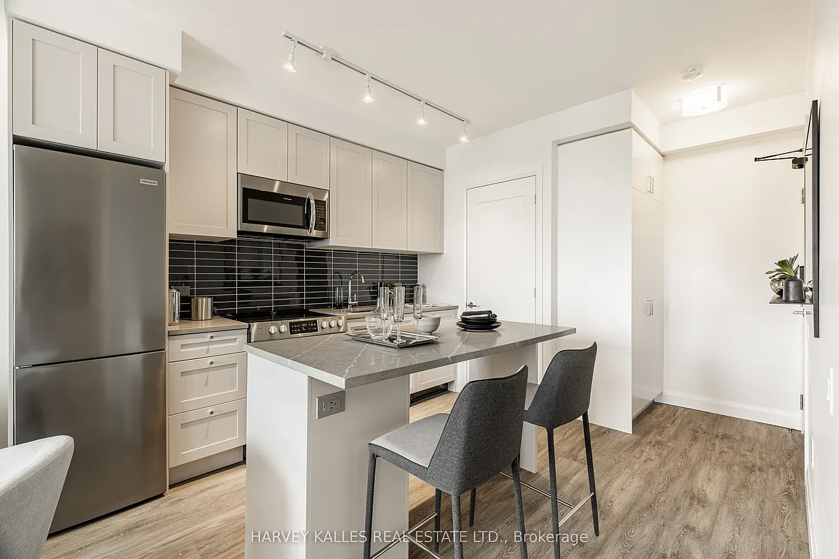 Building Photo - 71 Redpath Ave #803