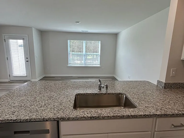 413 Silicon Dr — Photo 13