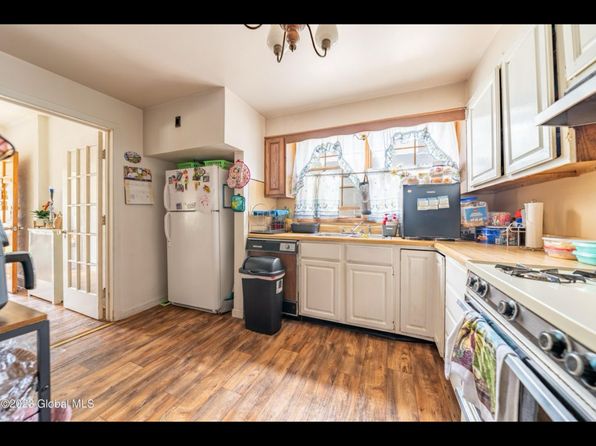 6 View Ave UNIT 1, Albany, NY 12209