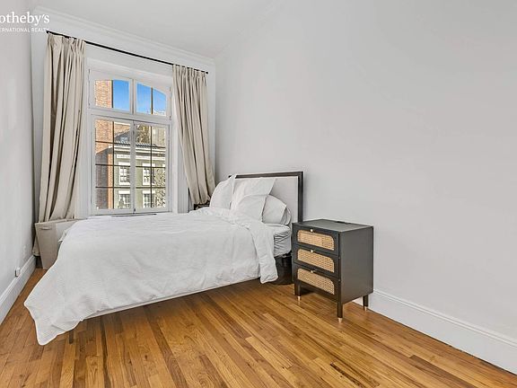 5th image of 52 W 12th St APT 4F
