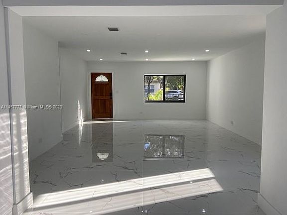 5th image of 765 NW 126th St
