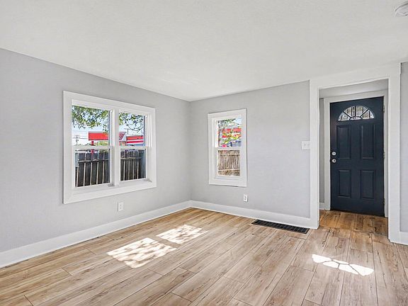 5th image of 2617 Fairfield St