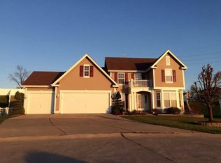 1110 Manor Cove Dr, Saint Charles, MO 63304