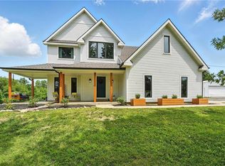 15376 Loring Rd, Bonner Springs, KS 66012