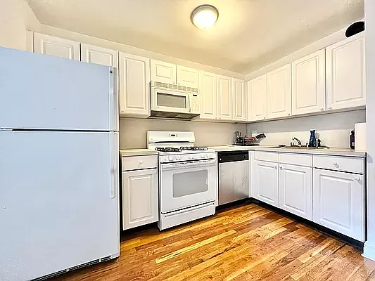 Rented by Keller Williams NYC | media 14