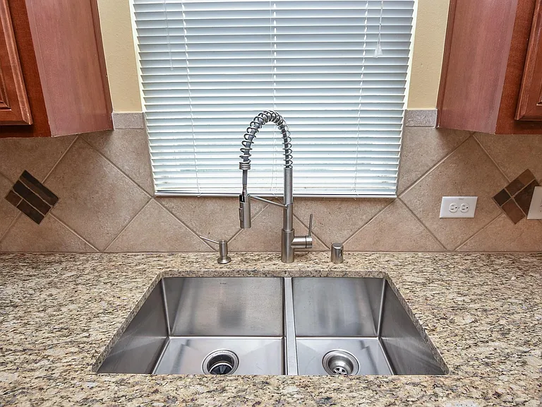 25203 Oak Villa Dr — Photo 19