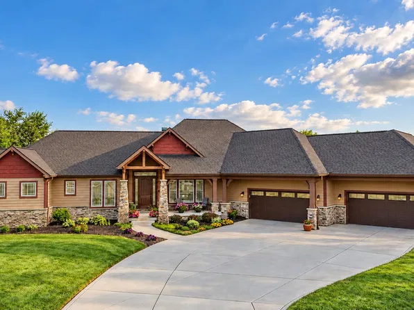 141 Belgian Ct, Valparaiso, IN 46383