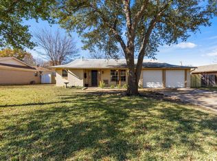 1206 Cozby St E, Benbrook, TX 76126