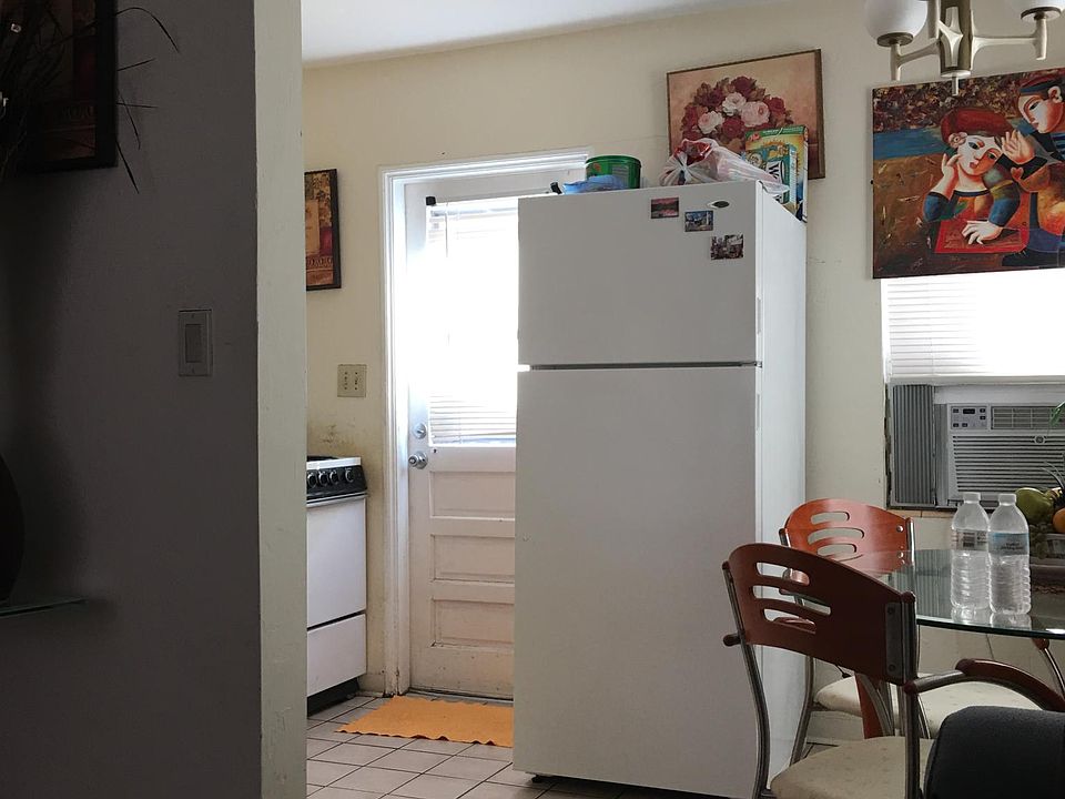 eat in kitchen
