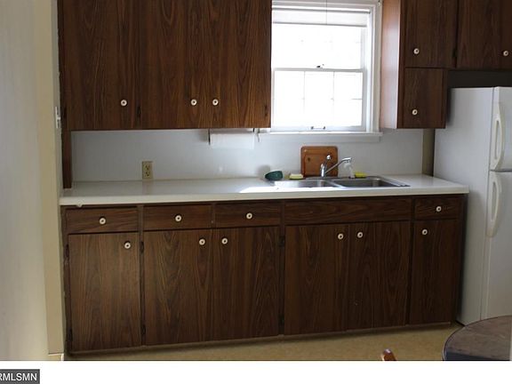 3rd image of 522 6th Ave S