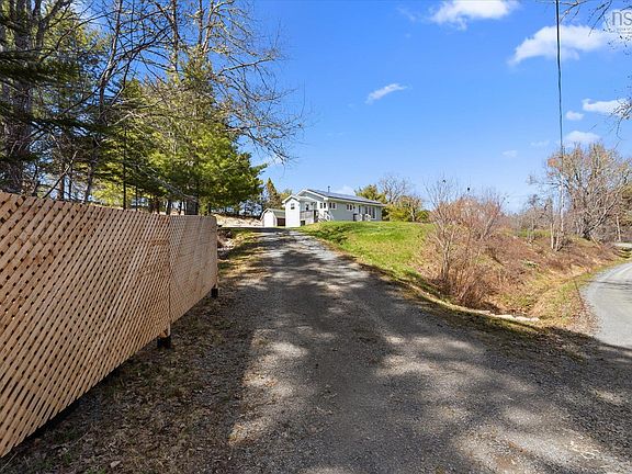 3rd image of 29 Frank Rd