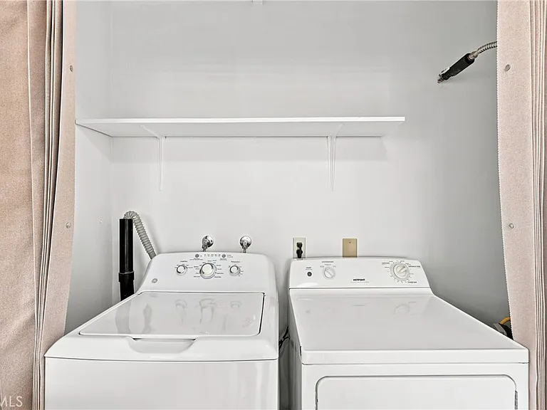 219 W Riggin St #C — Photo 18