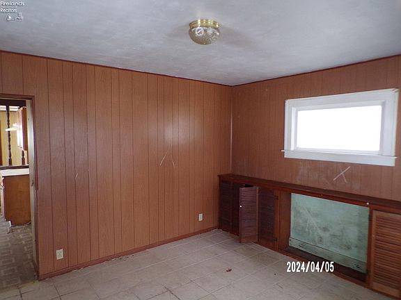 2nd image of 339 Saint Ann St