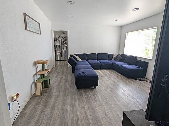 4th image of 2533 Trudy Pl