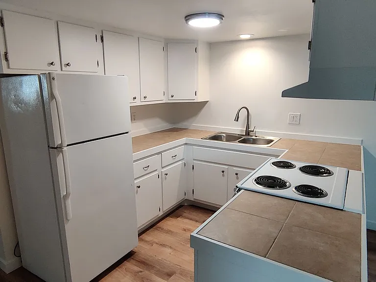 511-517 Westview Dr — Photo 8