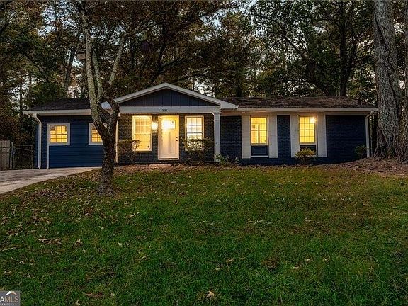 3rd image of 1551 Pine Glen Cir