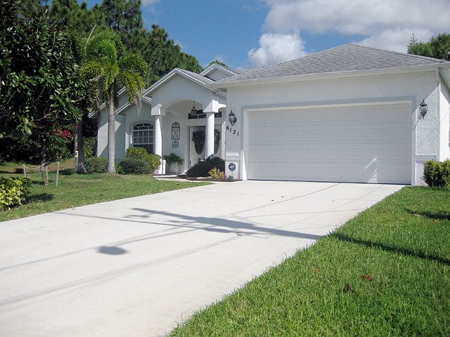 1st image of 6121 NW East Deville Cir