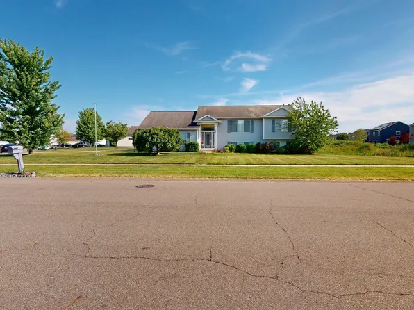 2308 Mary Beth Ln, Hudsonville, MI 49426