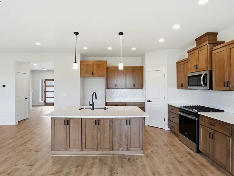 900 SE 34th Cir — Photo 15
