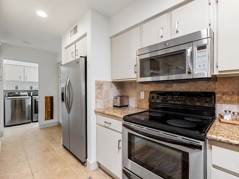 303 Forest Hills Dr — Photo 23