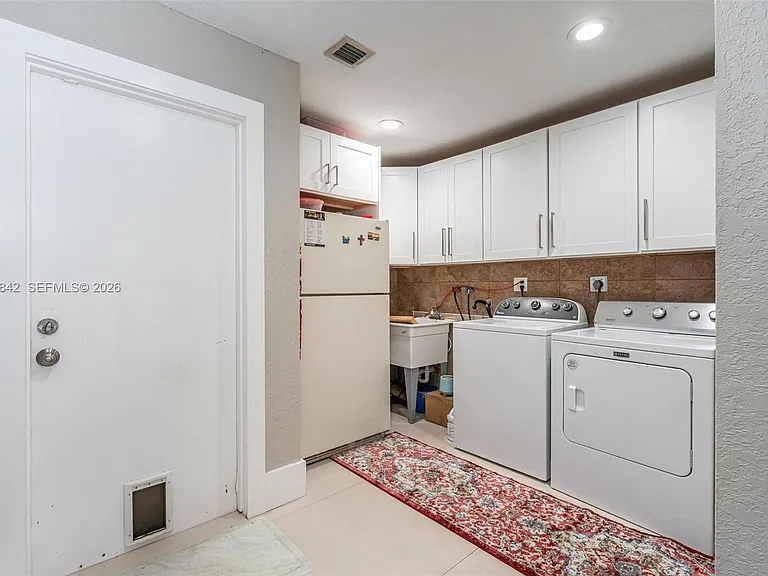 6252 NW 65th Ter — Photo 24
