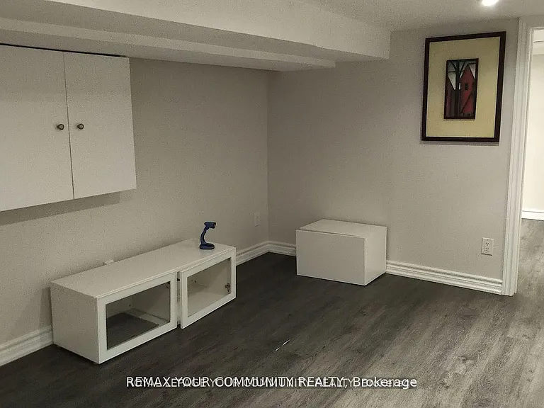 761 Markham St #BASEMENT — Photo 13