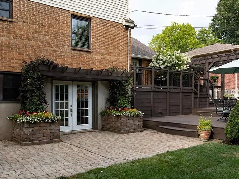 256 Castle Dr — Photo 44