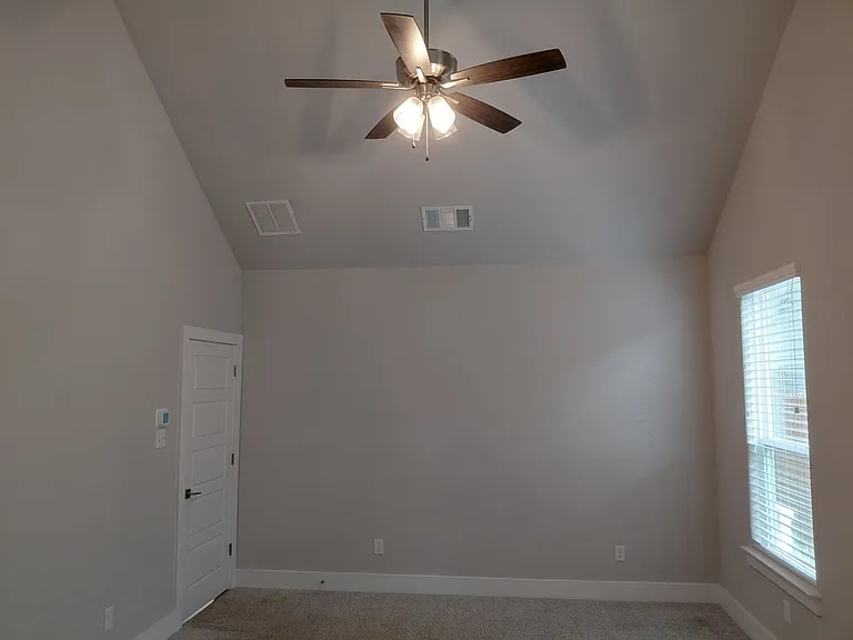 648 The Cottages Dr — Photo 6