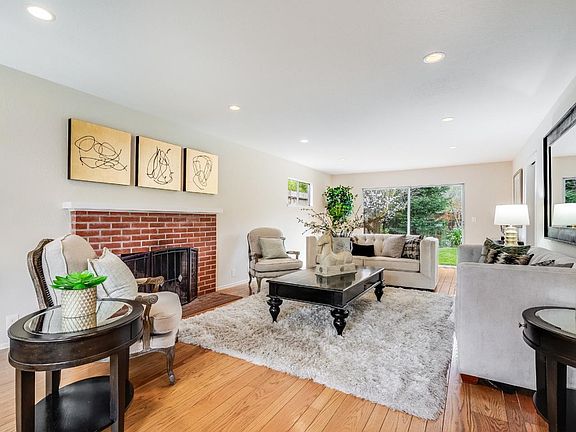 4th image of 1228 Maxwell Ln